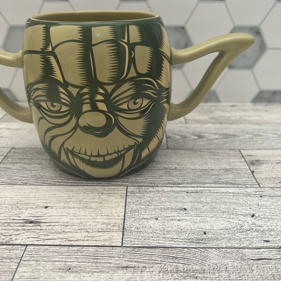 Disney’s Star Wars Yoda Mug - Picture 2 of 6